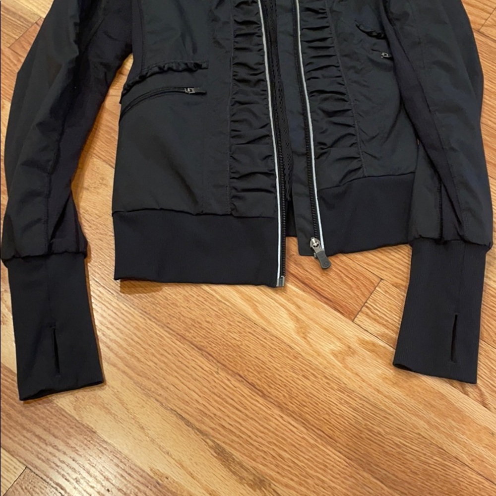 Lululemon Lightweight Jacket - image 4